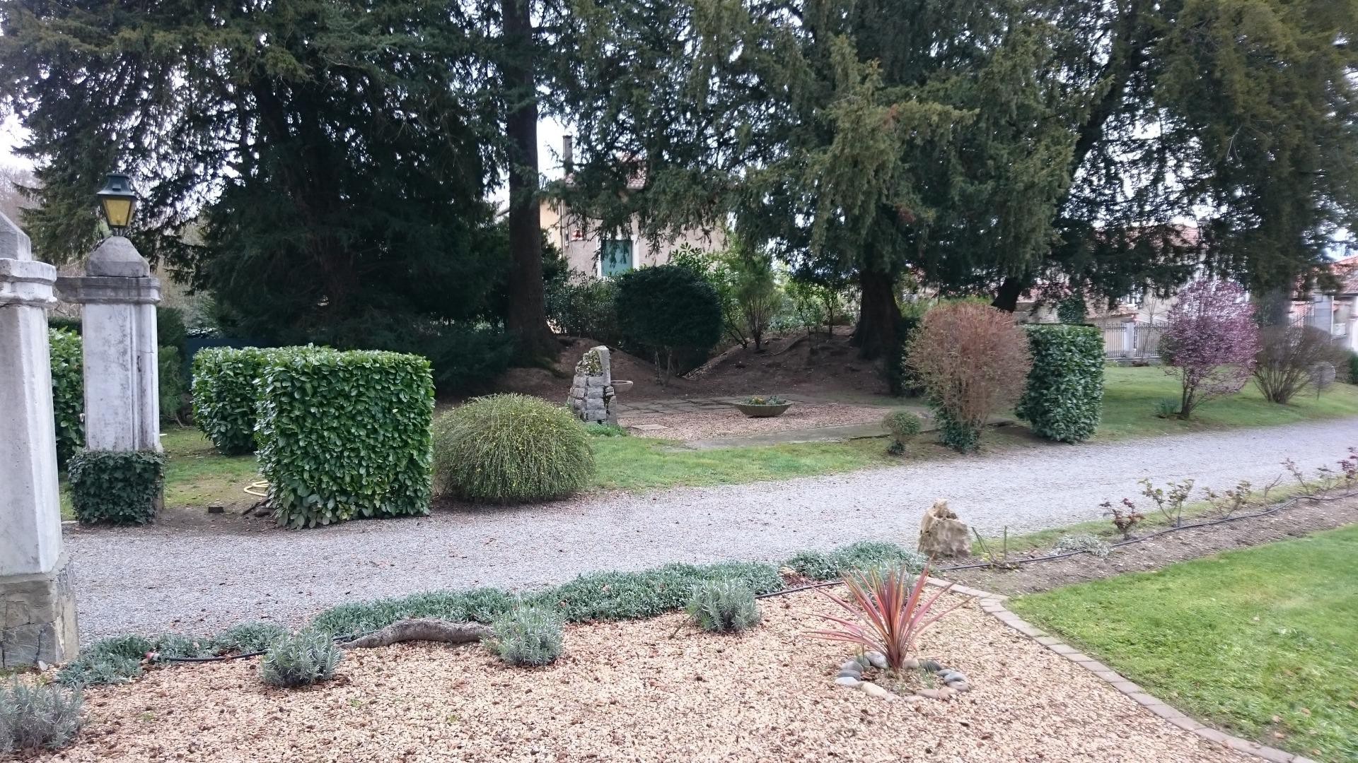 ﻿Entreprise d'entretien de jardin aux environs de Montréjeau